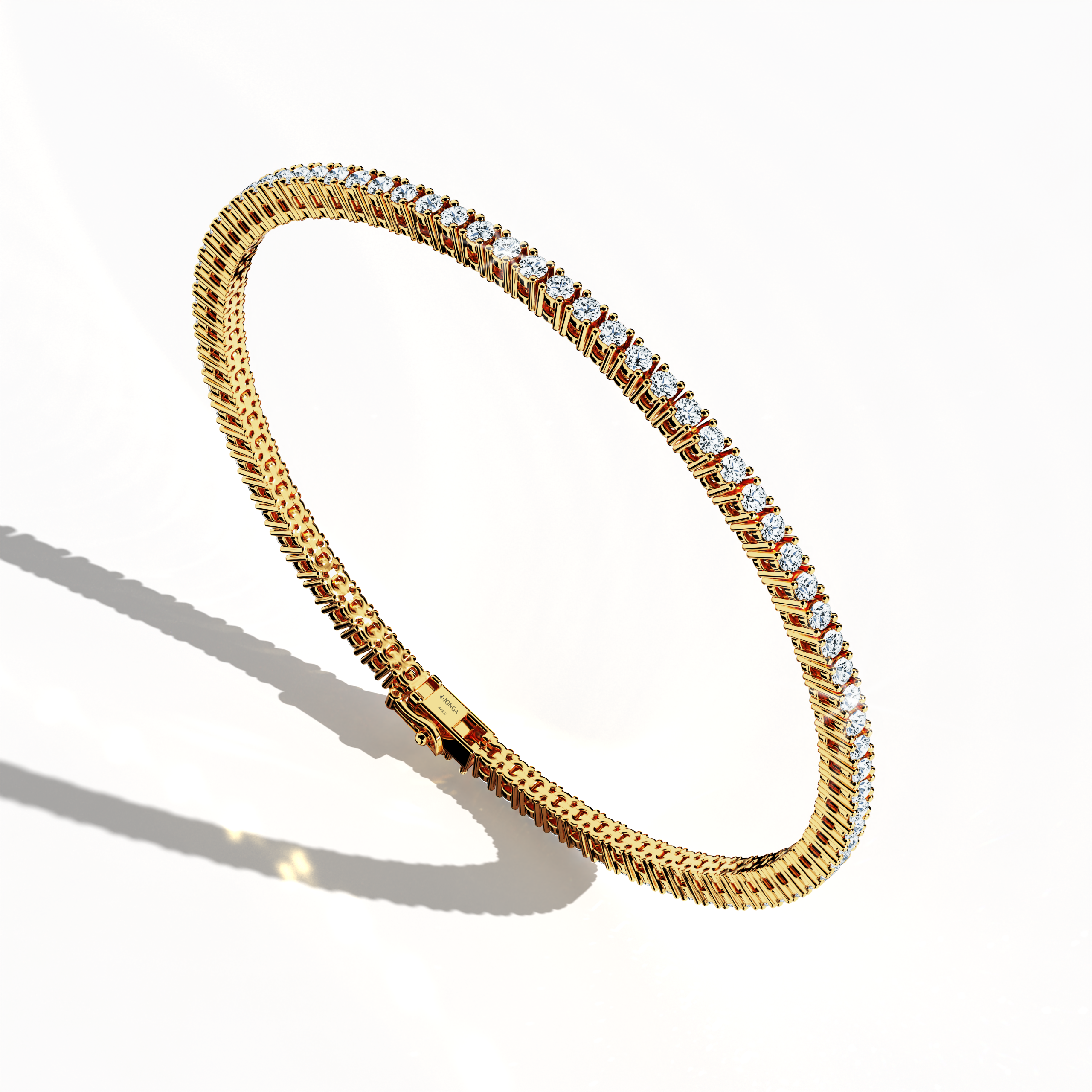 In a standing front top side view, this 3 carat diamond tennis bracelet in жёлтое золото (also referred to as classic gold or champagne gold) showcases prong-set round brilliant stones with a graceful curvature. Known as tennis bracelet, line bracelet, eternity bracelet, river bracelet, or inline bracelet, the four-prong setting accentuates each diamond’s fire. A versatile choice for elegant style. Keywords: diamond tennis bracelet, 3 carat, жёлтое золото, Украшения, prong setting.