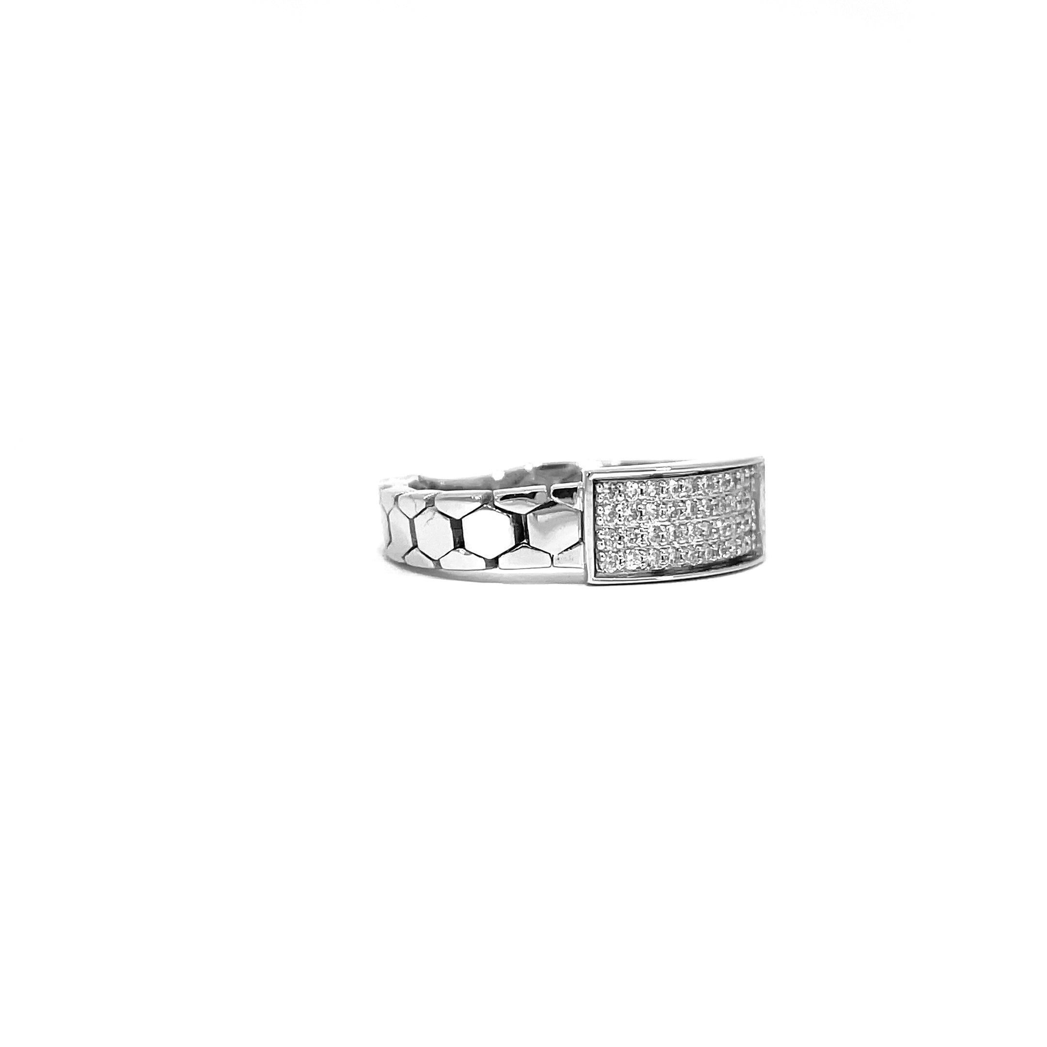 Mens Ring showing 0.24 carat D-F color VVS-VS clarity diamonds in bracelet-style design 18K white gold
