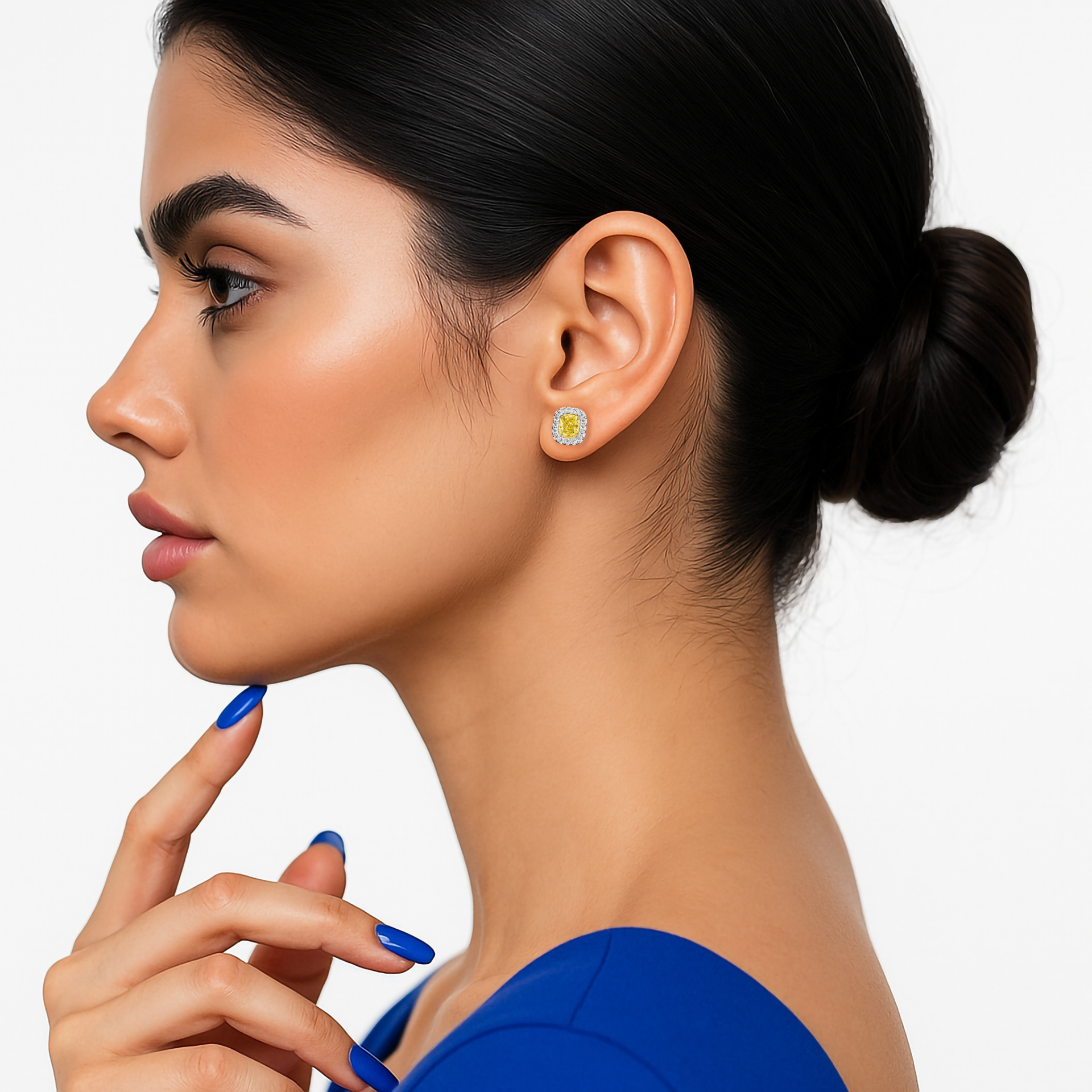 Серьга-гвоздик Yellow Cushion Halo из белого золота